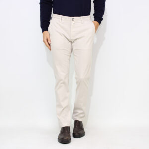 Pantalone Ben Slim in gabardina mano calda gesso