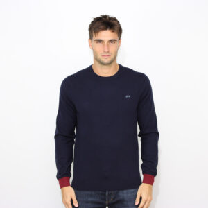 Maglia girocollo con patch blu navy