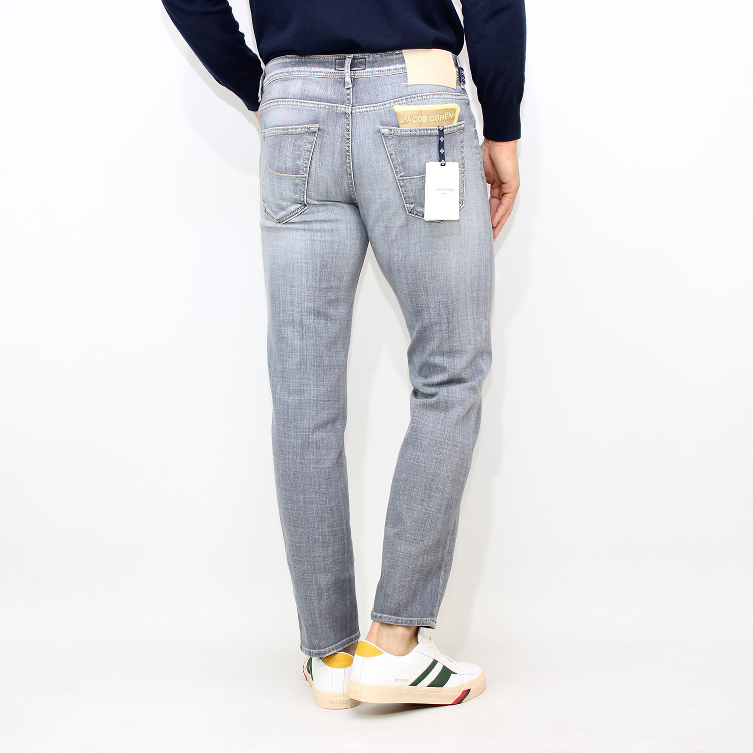 Jeans Scott cropped in denim super stretch nero chiaro salpa in pelle beige chiaro