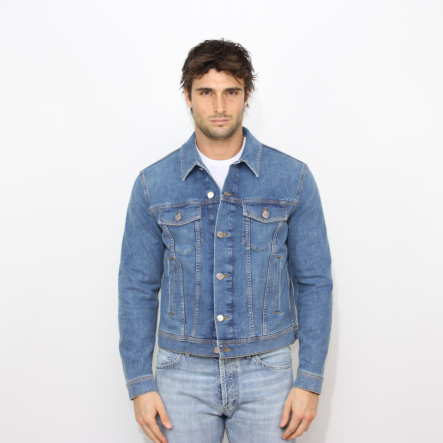Giubbino trucker regular in denim comfort stretch blu medio stone bleach