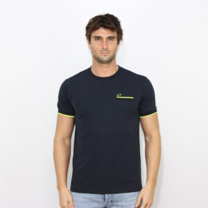 T-shirt in piquet elasticizzata con taschino blu navy