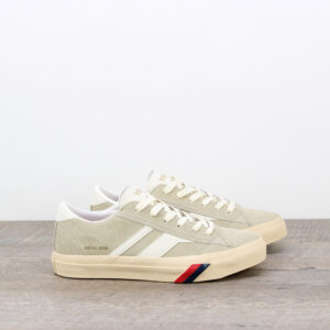 Scarpa Royal Classic in suede sabbia e bianca