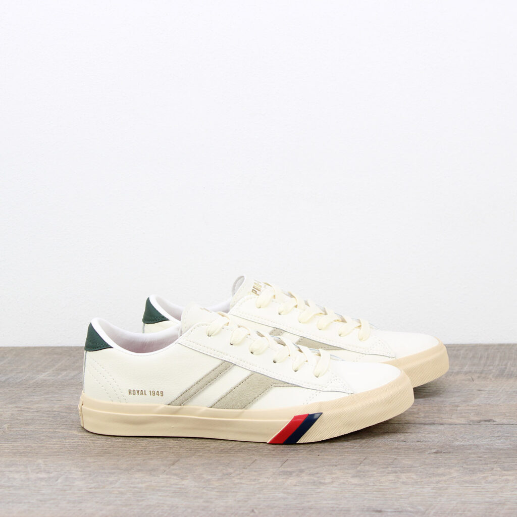 Scarpa Royal Classic in pelle crema e sabbia