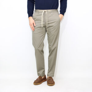 Pantalaccio in tessuto light active tecnico verde salvia