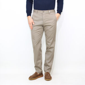 Pantalaccio in tessuto cotone lyocell stretch tortora