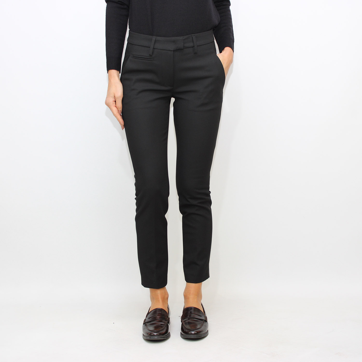 Pantalone Perfect cropped slim in tela bistretch nero