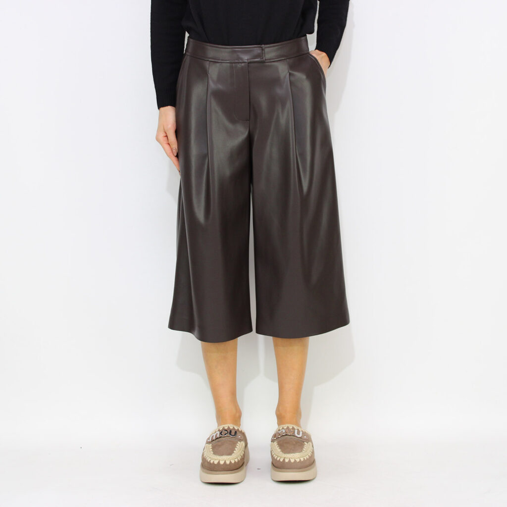 Bermuda in ecopelle marrone