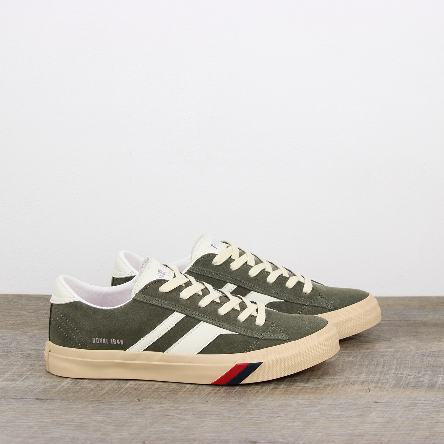Scarpa Royal Classic in suede verde militare